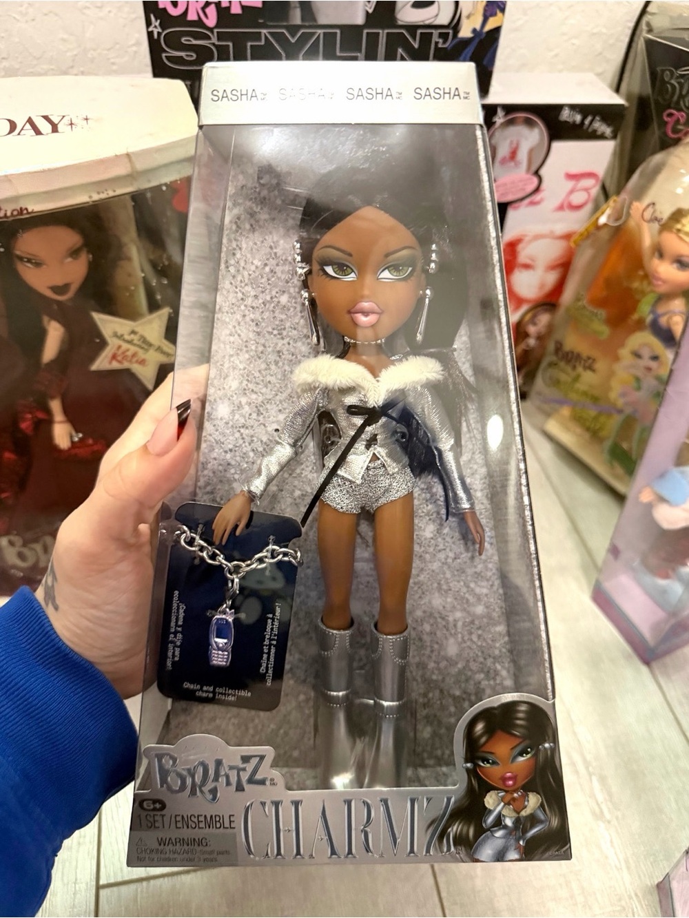 NIB Bratz Charmz Sasha Doll with Bag Key Chain Charm fall 26 #034